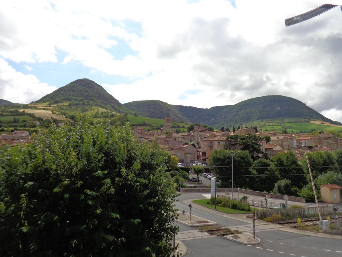 Maison Spacieuse Et Agreable Saint-Georges-de-Luzençon 외부 사진