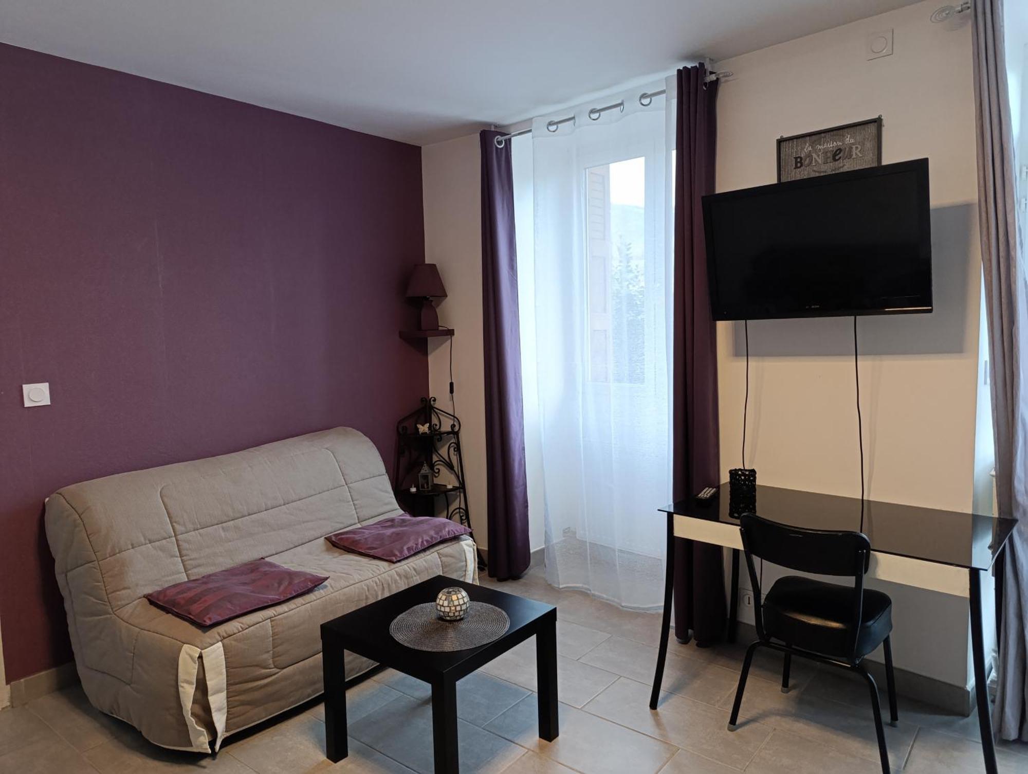 Maison Spacieuse Et Agreable Saint-Georges-de-Luzençon 외부 사진