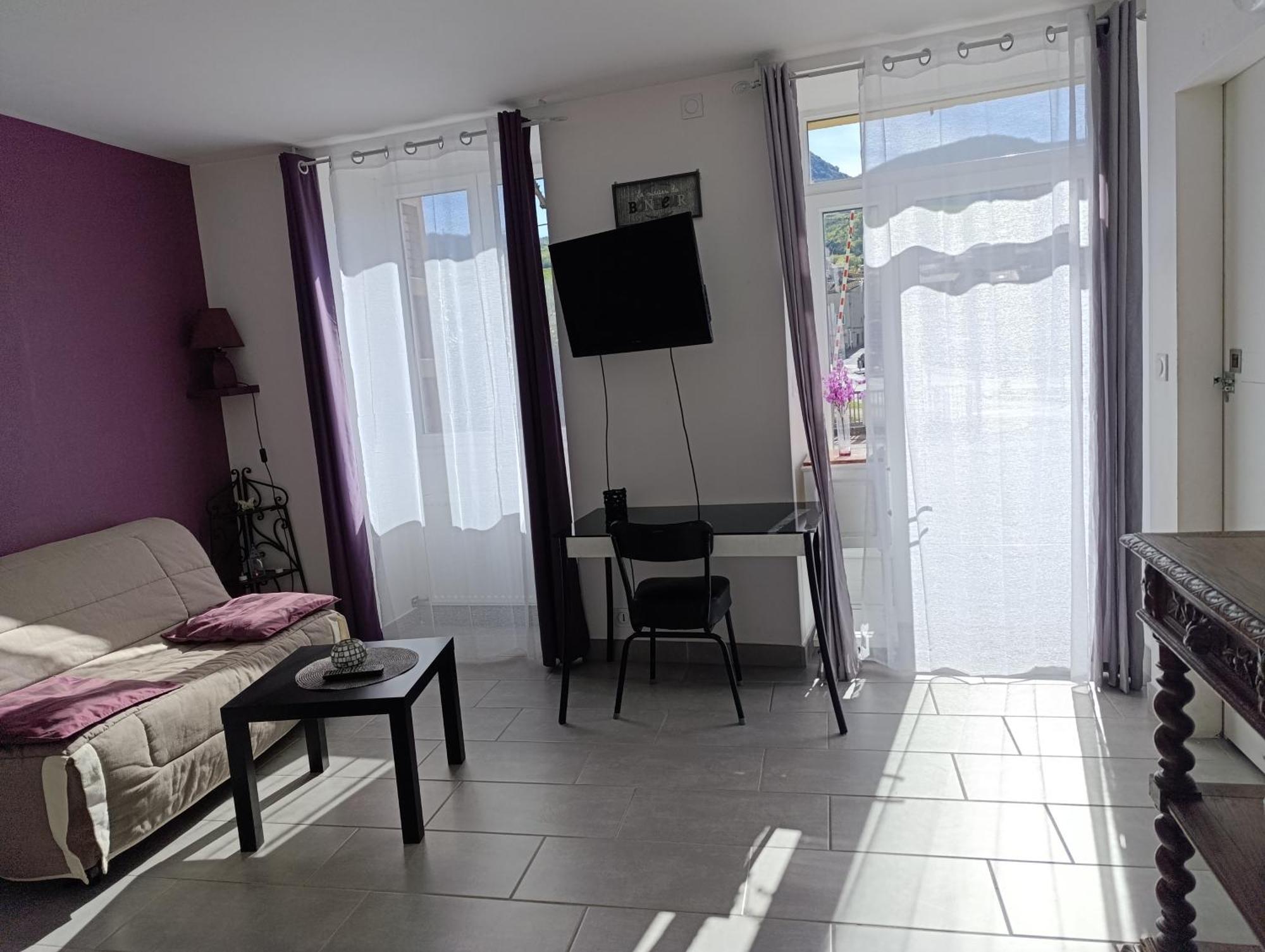 Maison Spacieuse Et Agreable Saint-Georges-de-Luzençon 외부 사진
